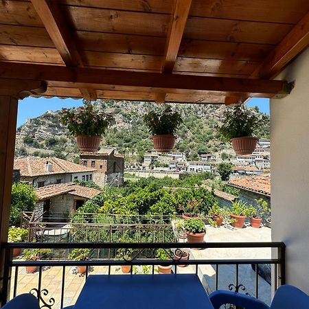 Meroli Guesthouse - Unesco Quarter Berat Exterior photo